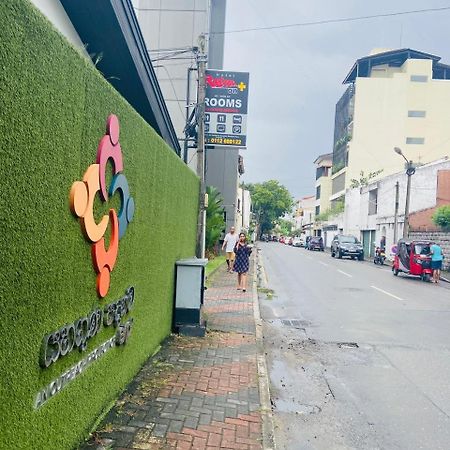 Relax On Plus Hotel 可倫坡 外观 照片